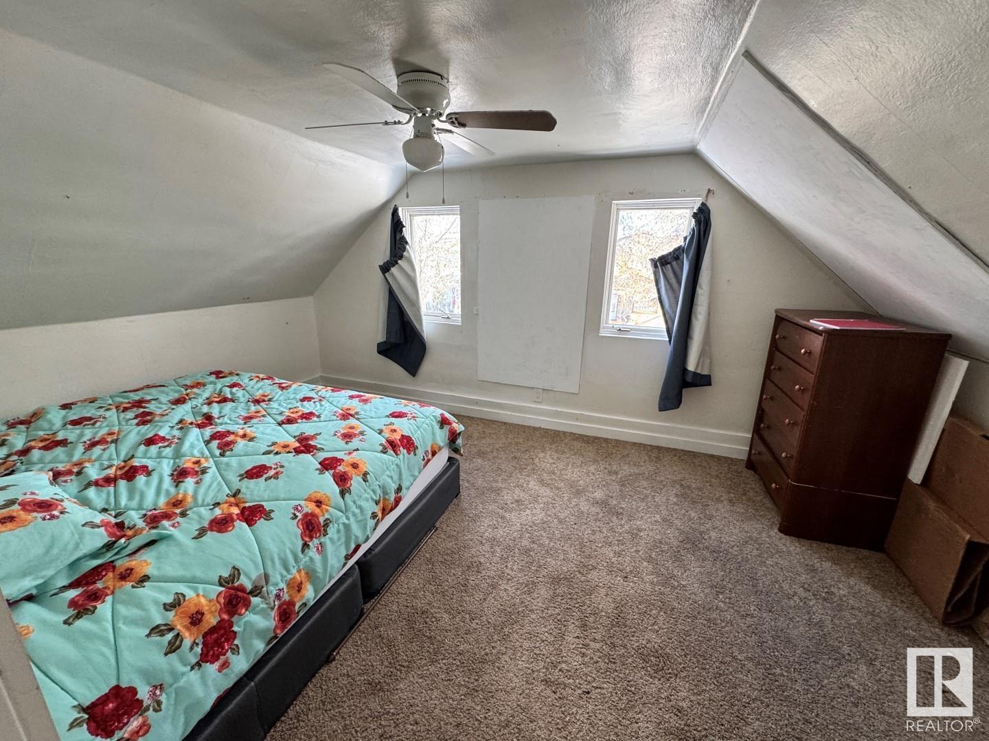 Photo 7 of 11928 68 St Nw, Edmonton AB