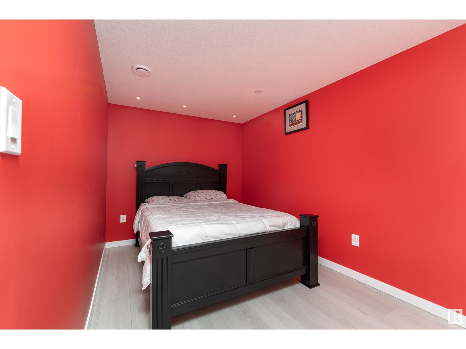 Photo 20 of 11535 16 Av Sw, Edmonton AB