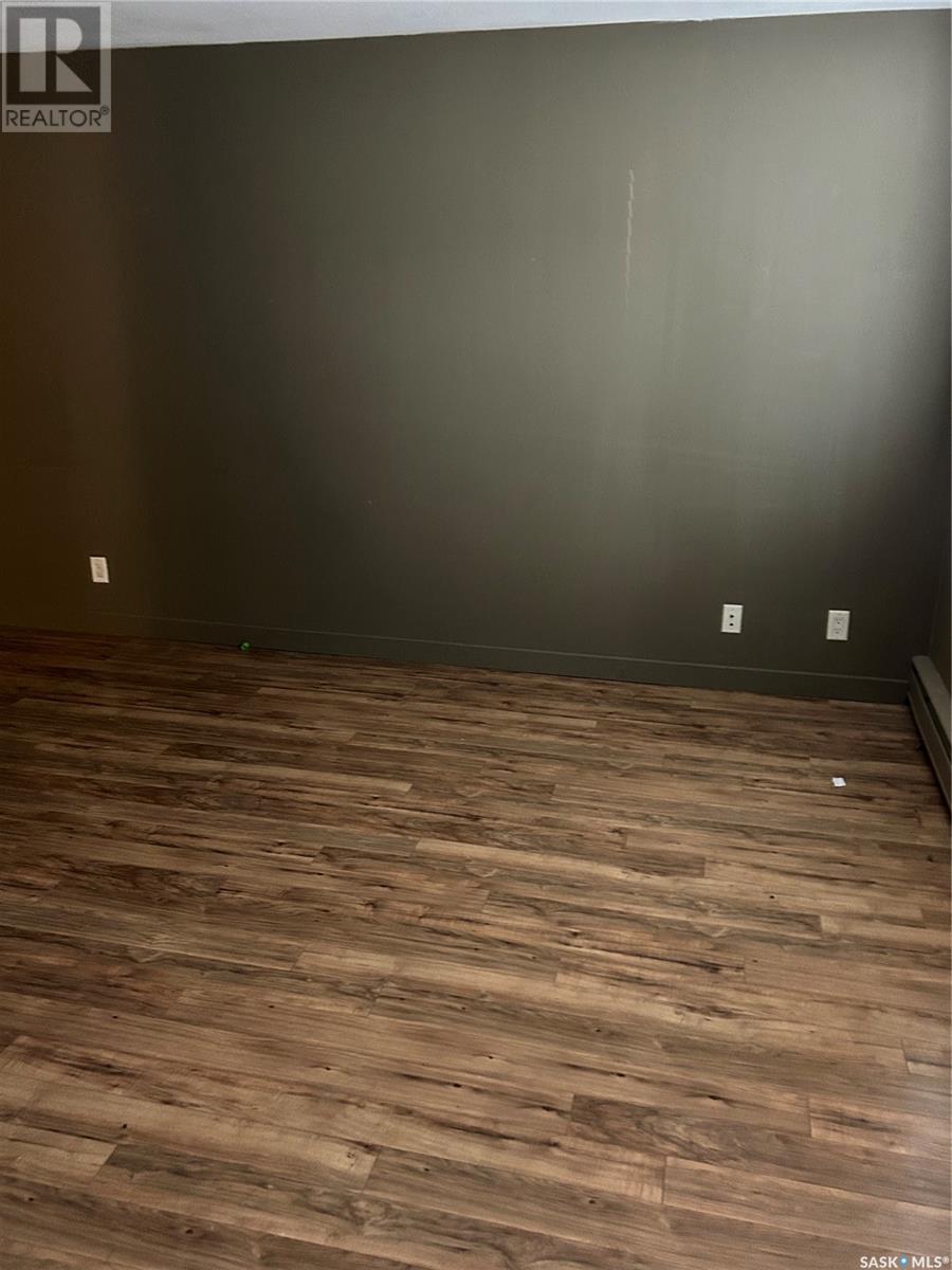 Photo 9 of 4 2203 7th Street E, Saskatoon SK