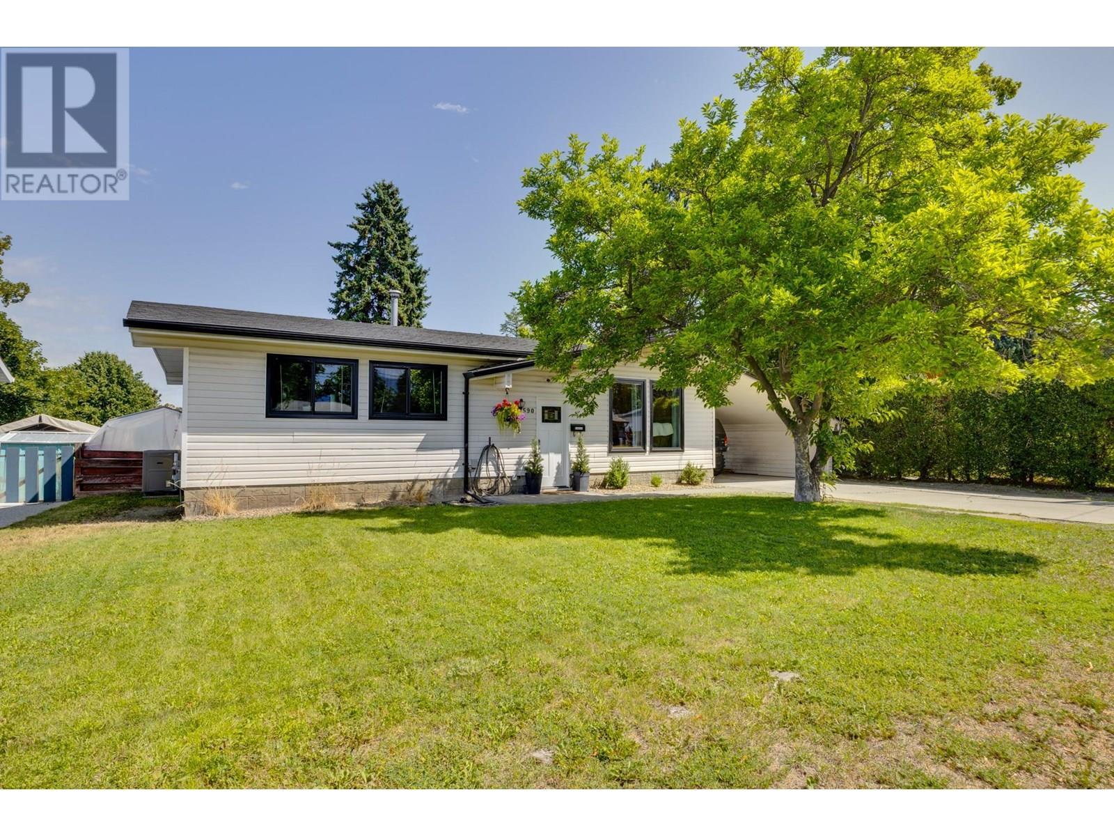  590 Jaschinsky Road, Kelowna