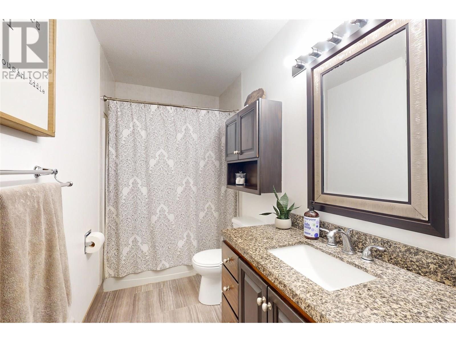  590 Jaschinsky Road, Kelowna