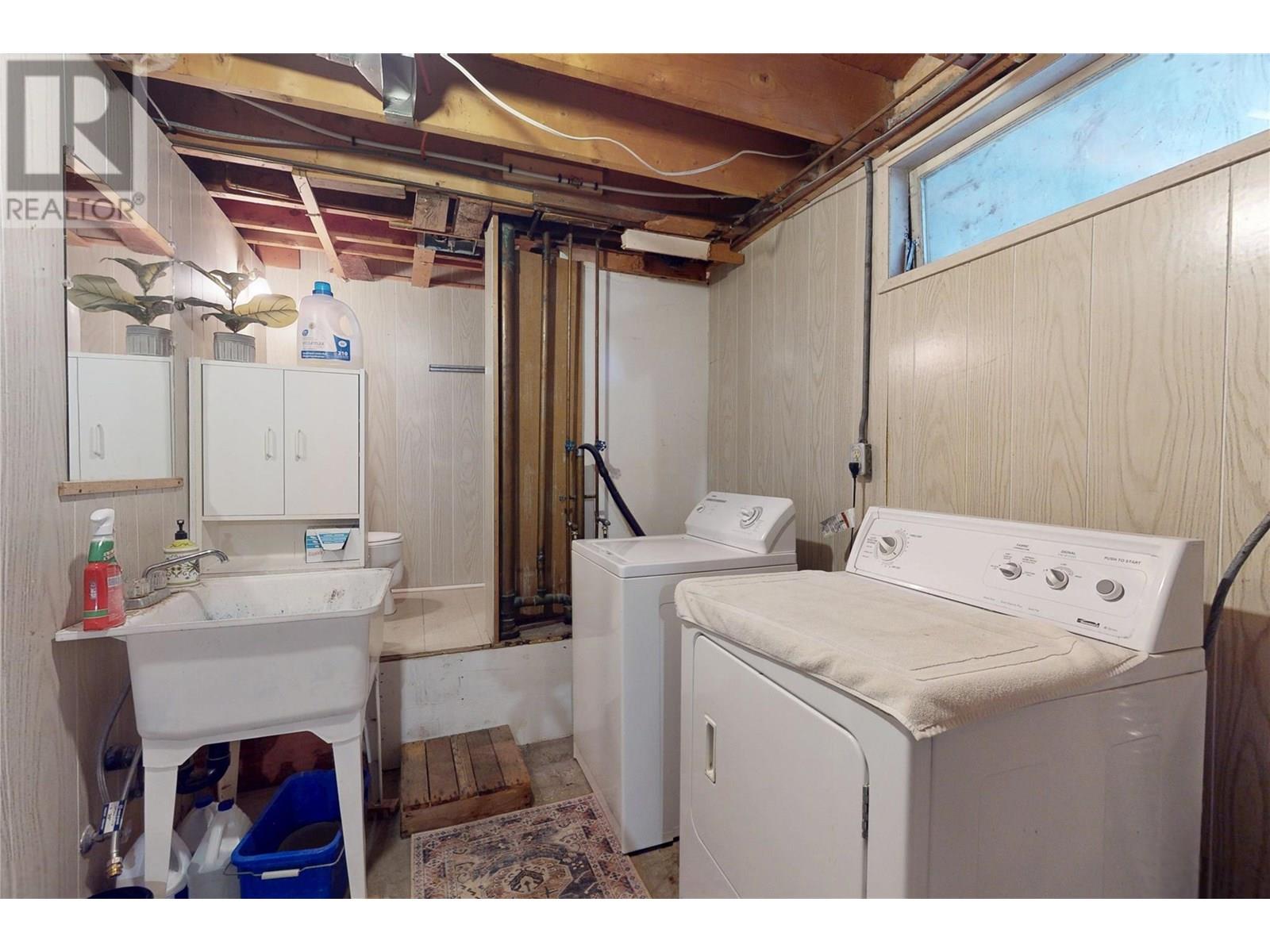  590 Jaschinsky Road, Kelowna