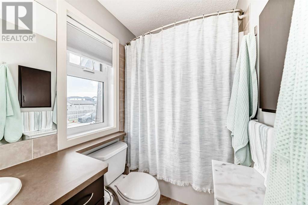 Single Family House Bi-level for Sale in  Skyview Ranch Way NE Skyview Ranch Calgary 