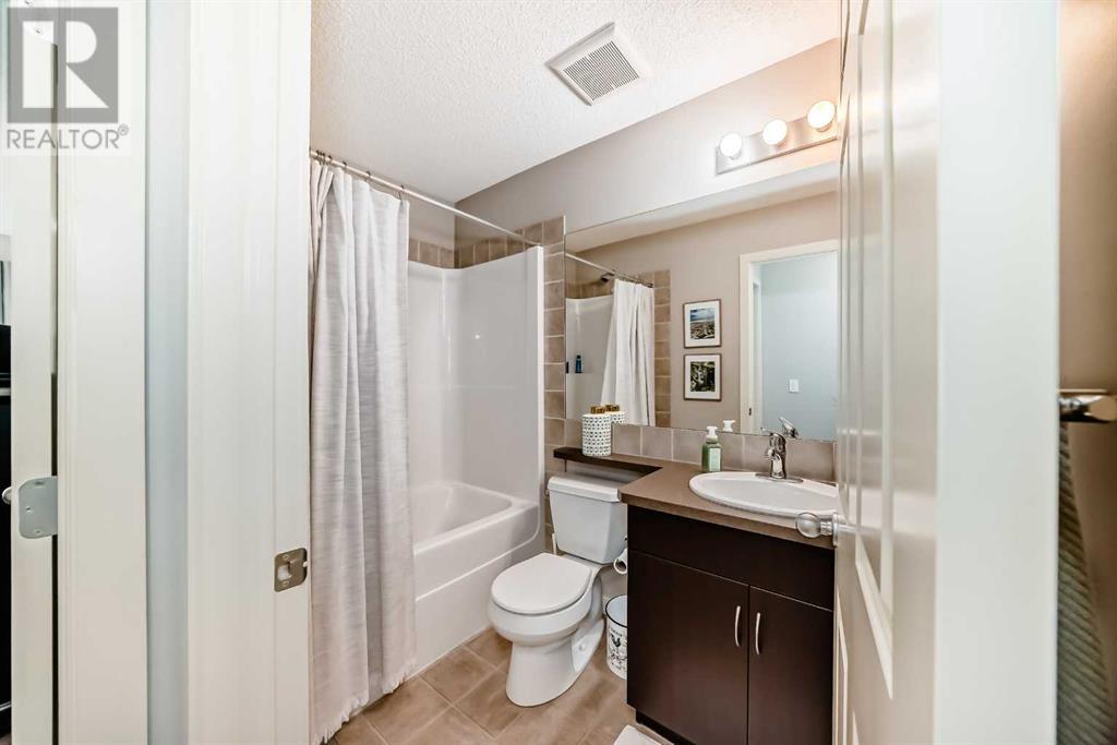 Single Family House Bi-level for Sale in  Skyview Ranch Way NE Skyview Ranch Calgary 
