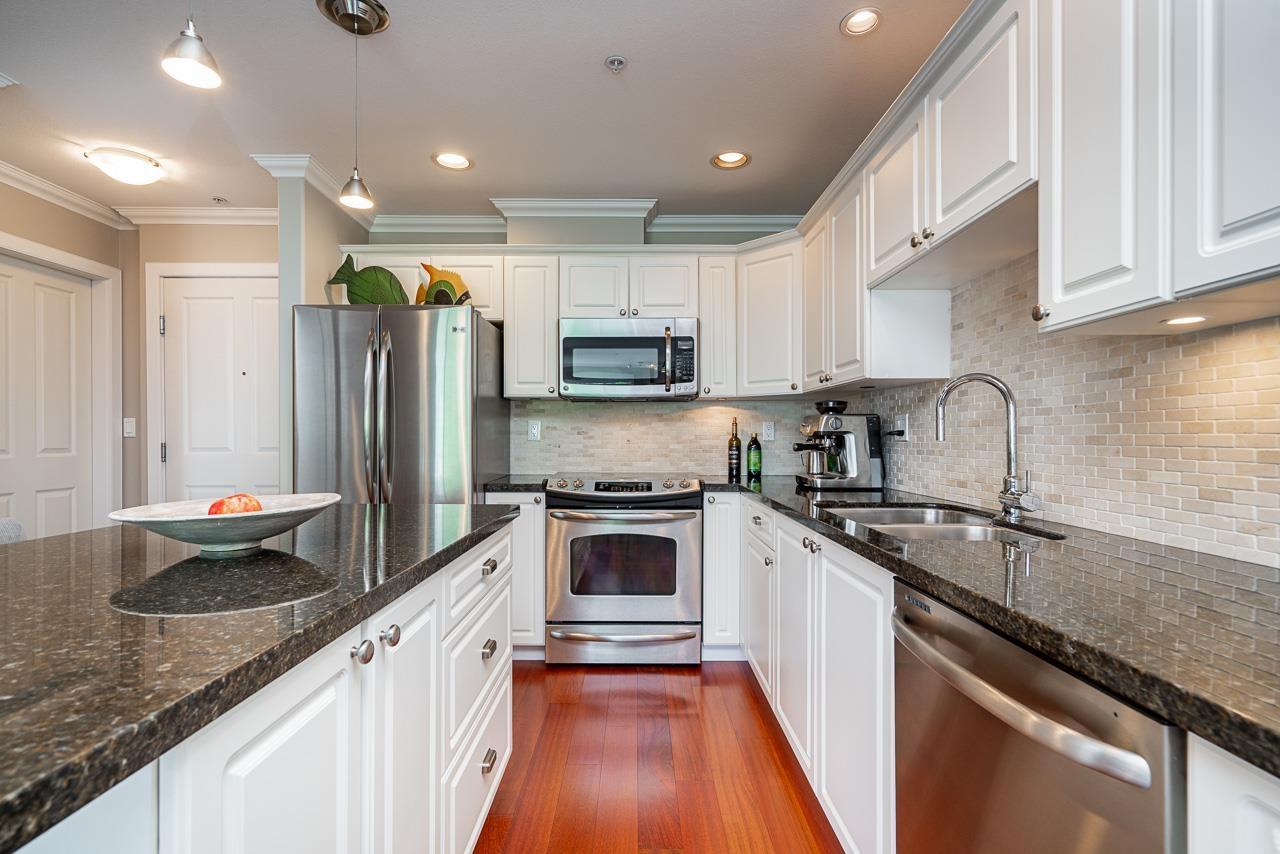 Photo 10 of 303 1153 Vidal Street, White Rock BC