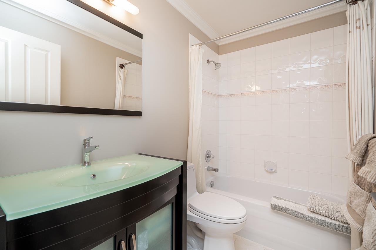Photo 26 of 303 1153 Vidal Street, White Rock BC
