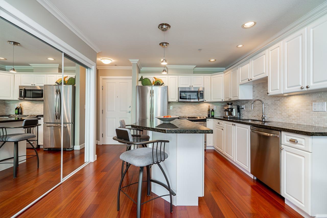 Photo 8 of 303 1153 Vidal Street, White Rock BC