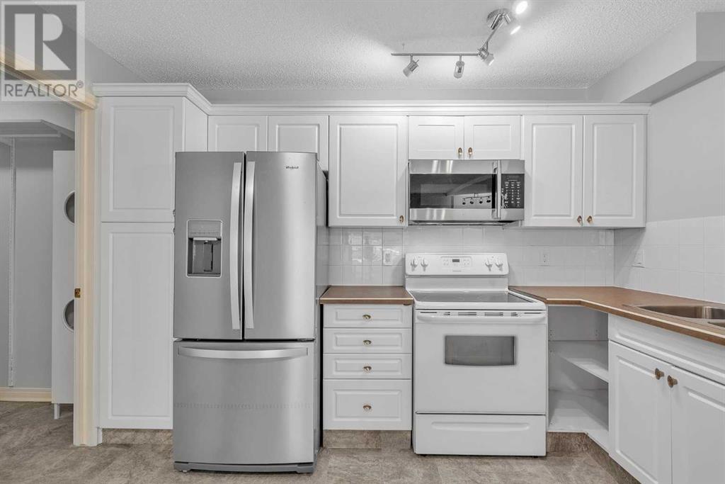 Single Family House for Sale in    Avenue SW Downtown Commercial Core Calgary 