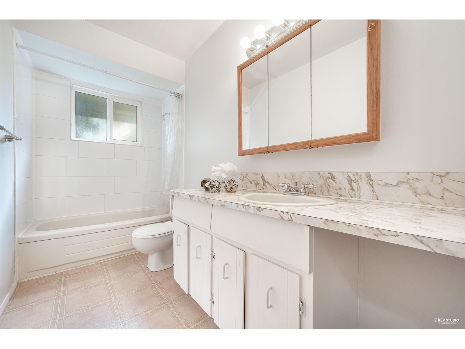20022 GRADE CRESCENT, Langley