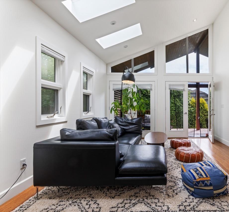 Photo 4 of 13044 14 Avenue, Surrey BC