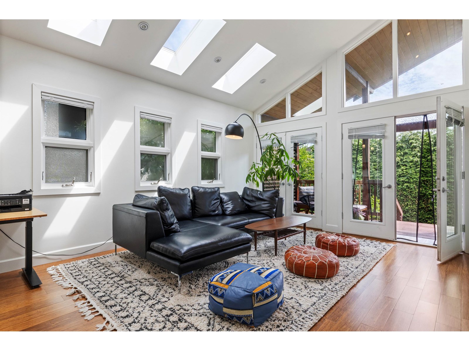 Photo 2 of 13044 14 Avenue, Surrey BC