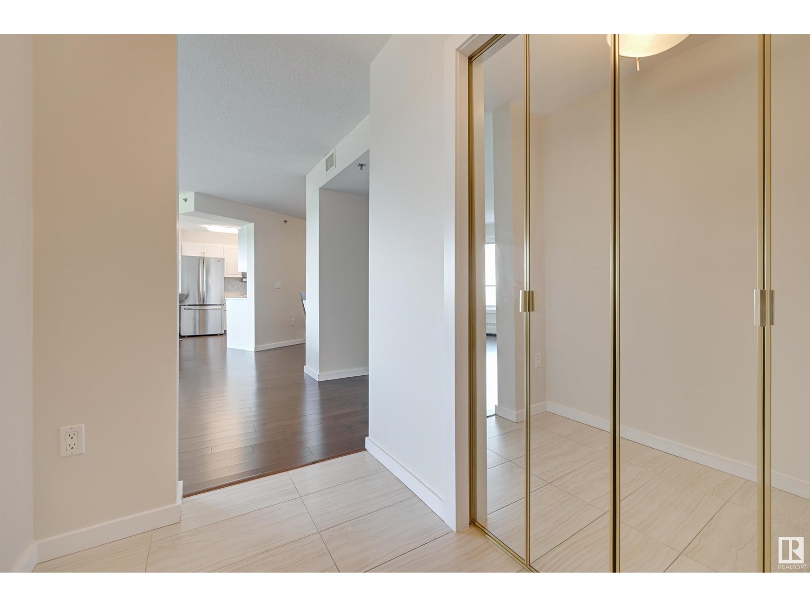 Photo 22 of 1003 12319 Jasper Av Nw, Edmonton AB