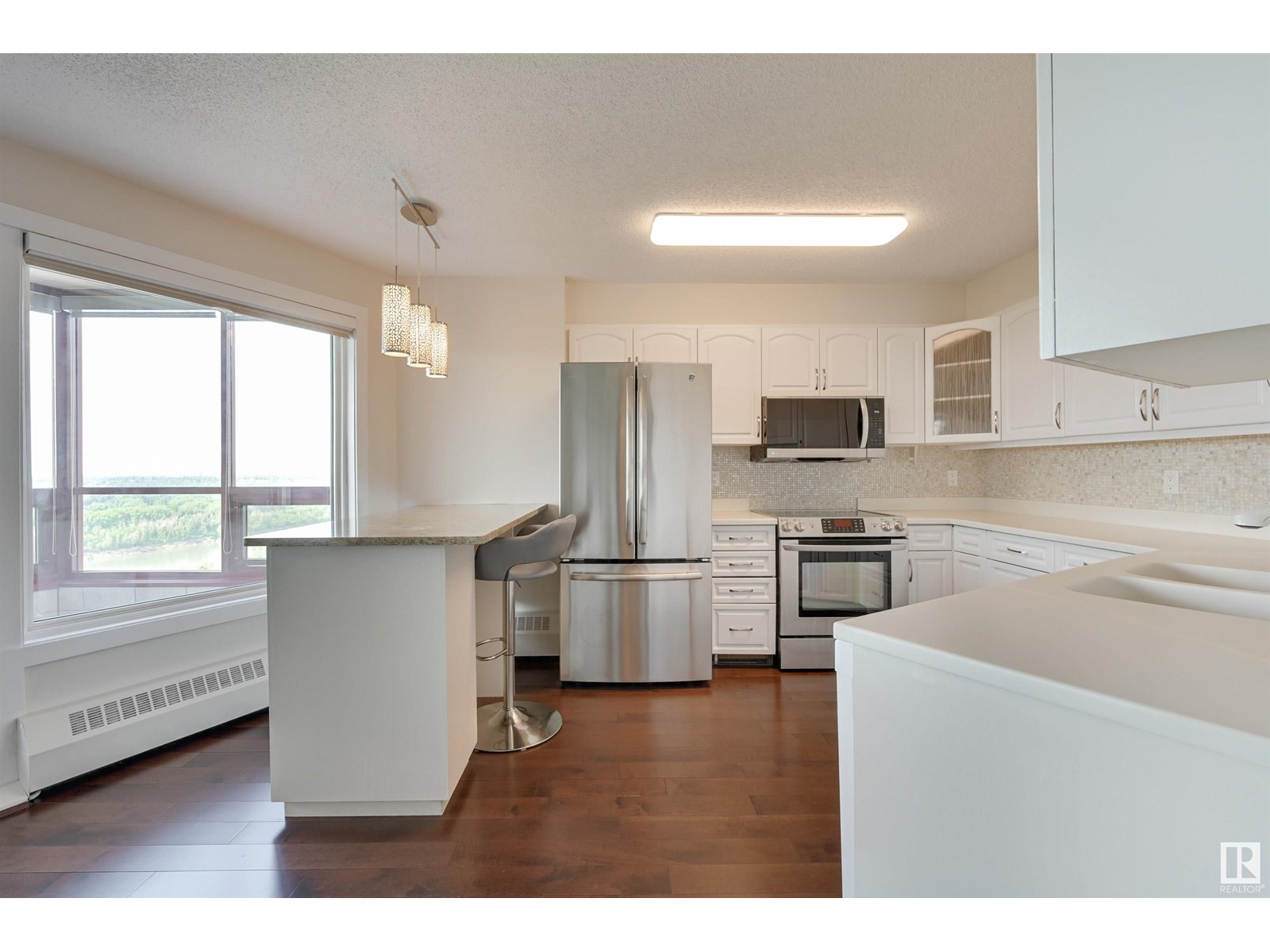 Photo 10 of 1003 12319 Jasper Av Nw, Edmonton AB