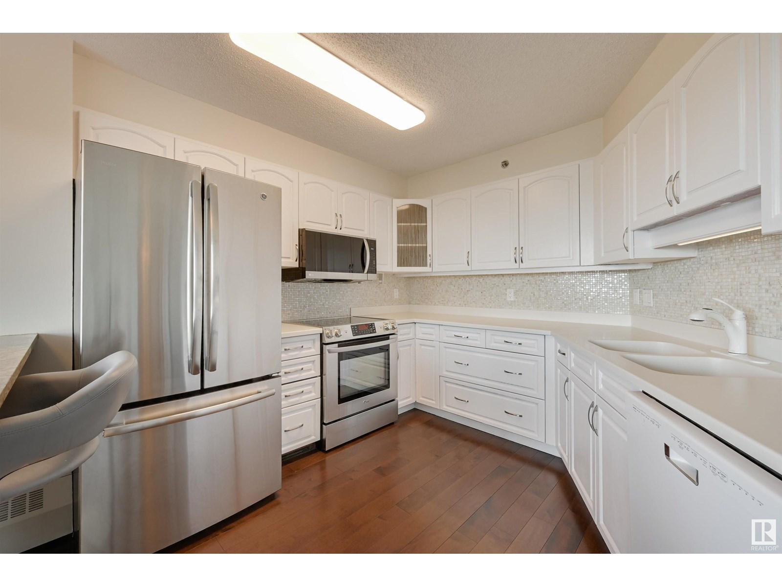 Photo 3 of 1003 12319 Jasper Av Nw, Edmonton AB