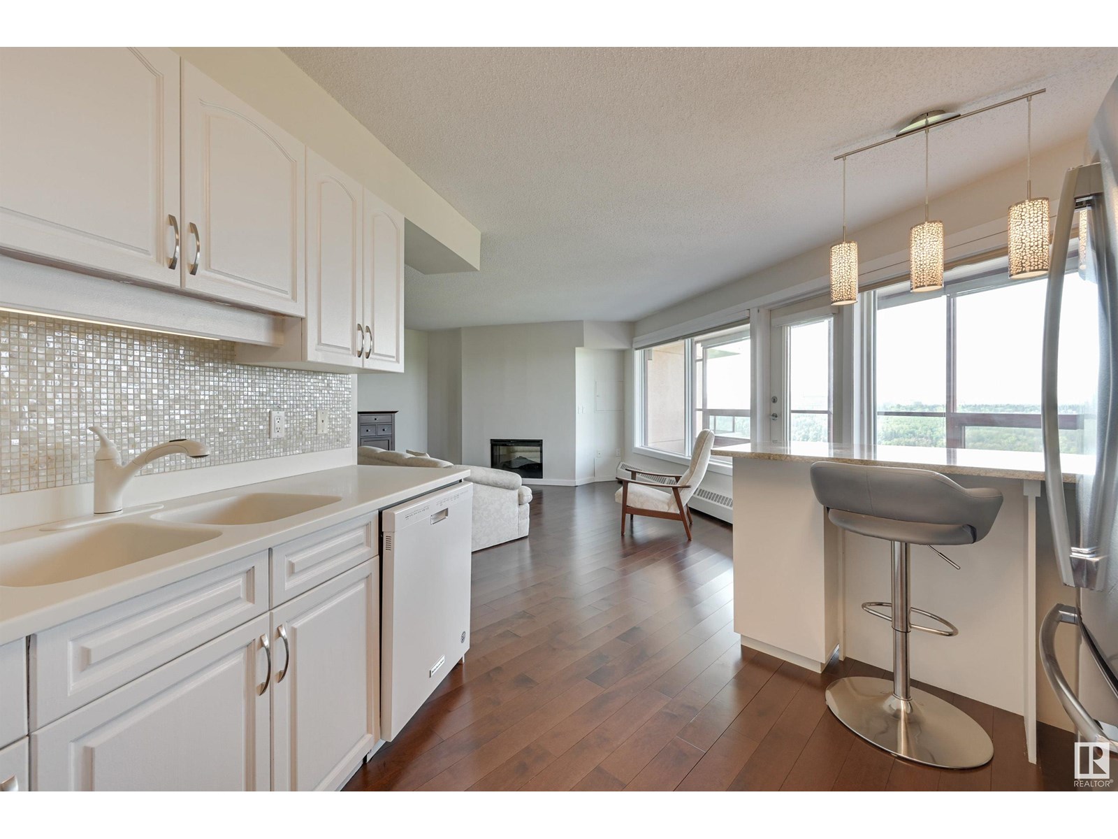 Photo 12 of 1003 12319 Jasper Av Nw, Edmonton AB