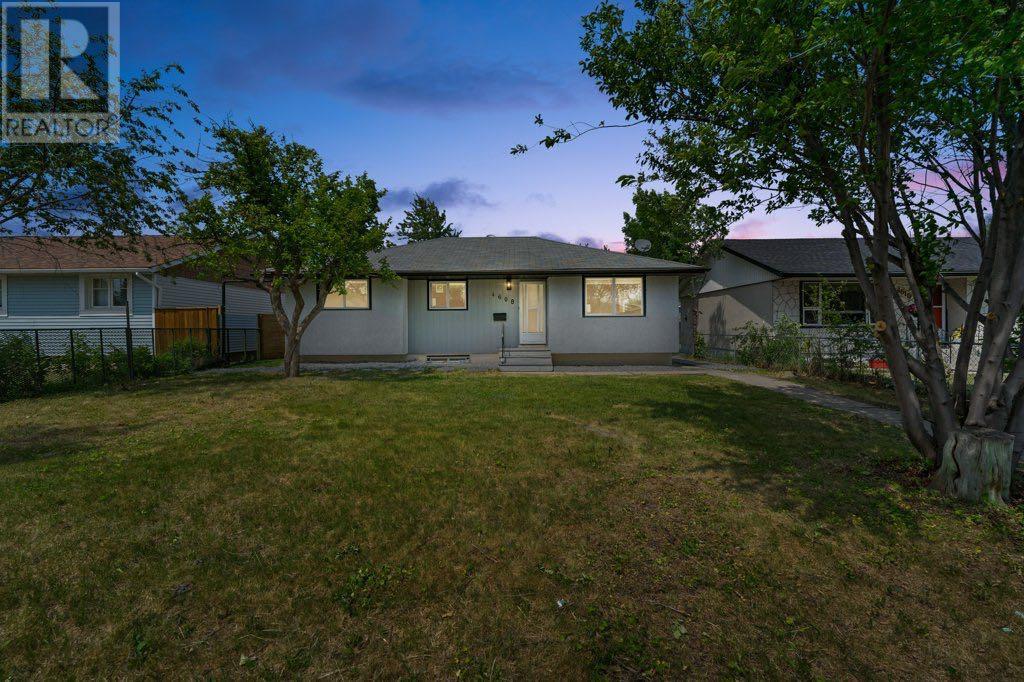 Single Family House Bungalow for Sale in   Avenue SE Forest Heights Calgary 