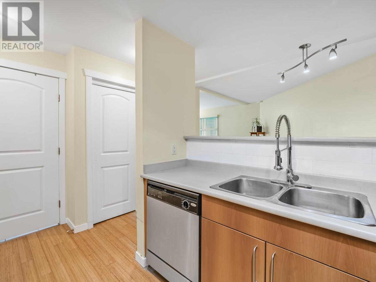 Photo 4 of 107 3575 Euclid Avenue, Vancouver BC