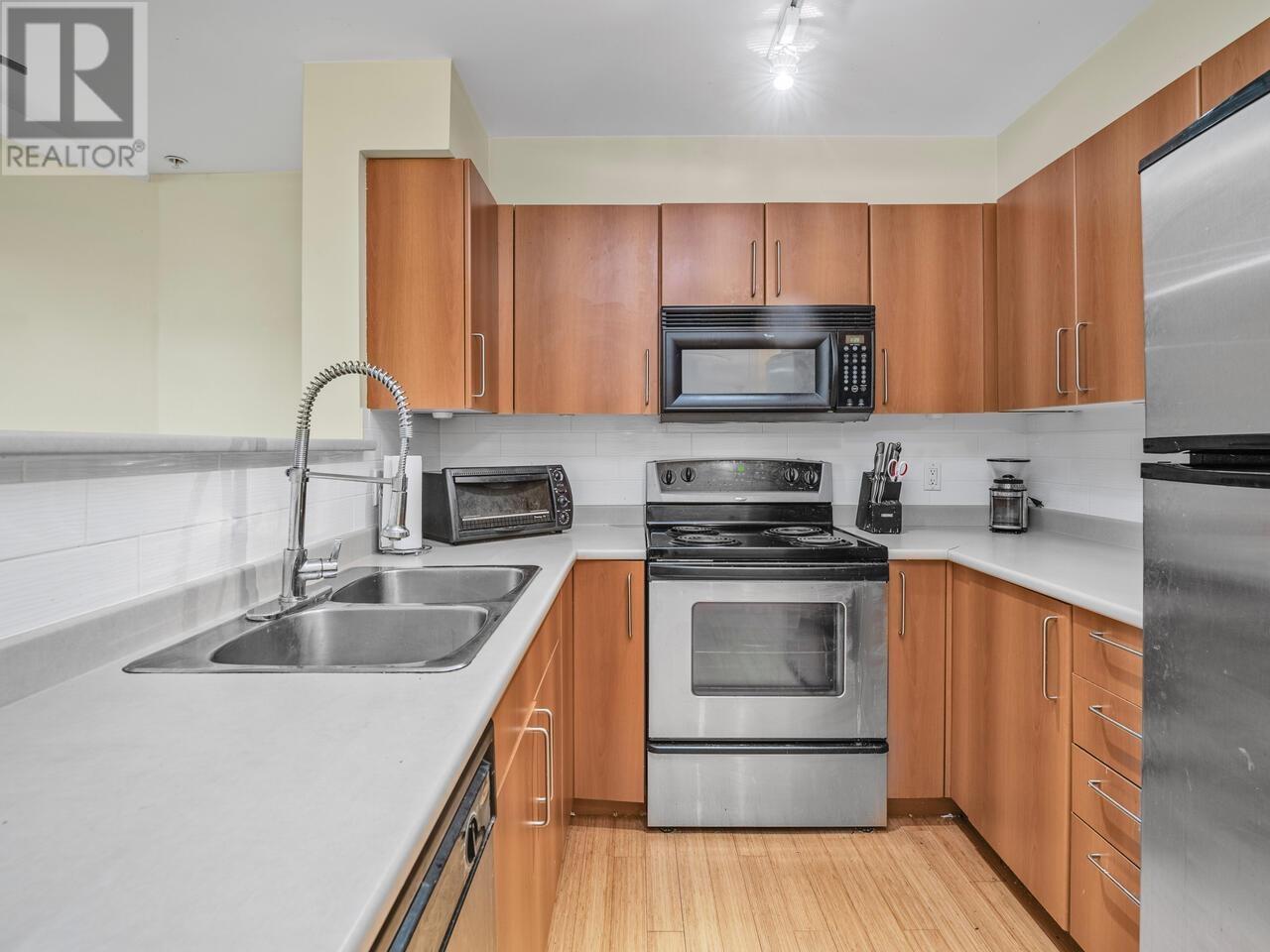 Photo 10 of 107 3575 Euclid Avenue, Vancouver BC