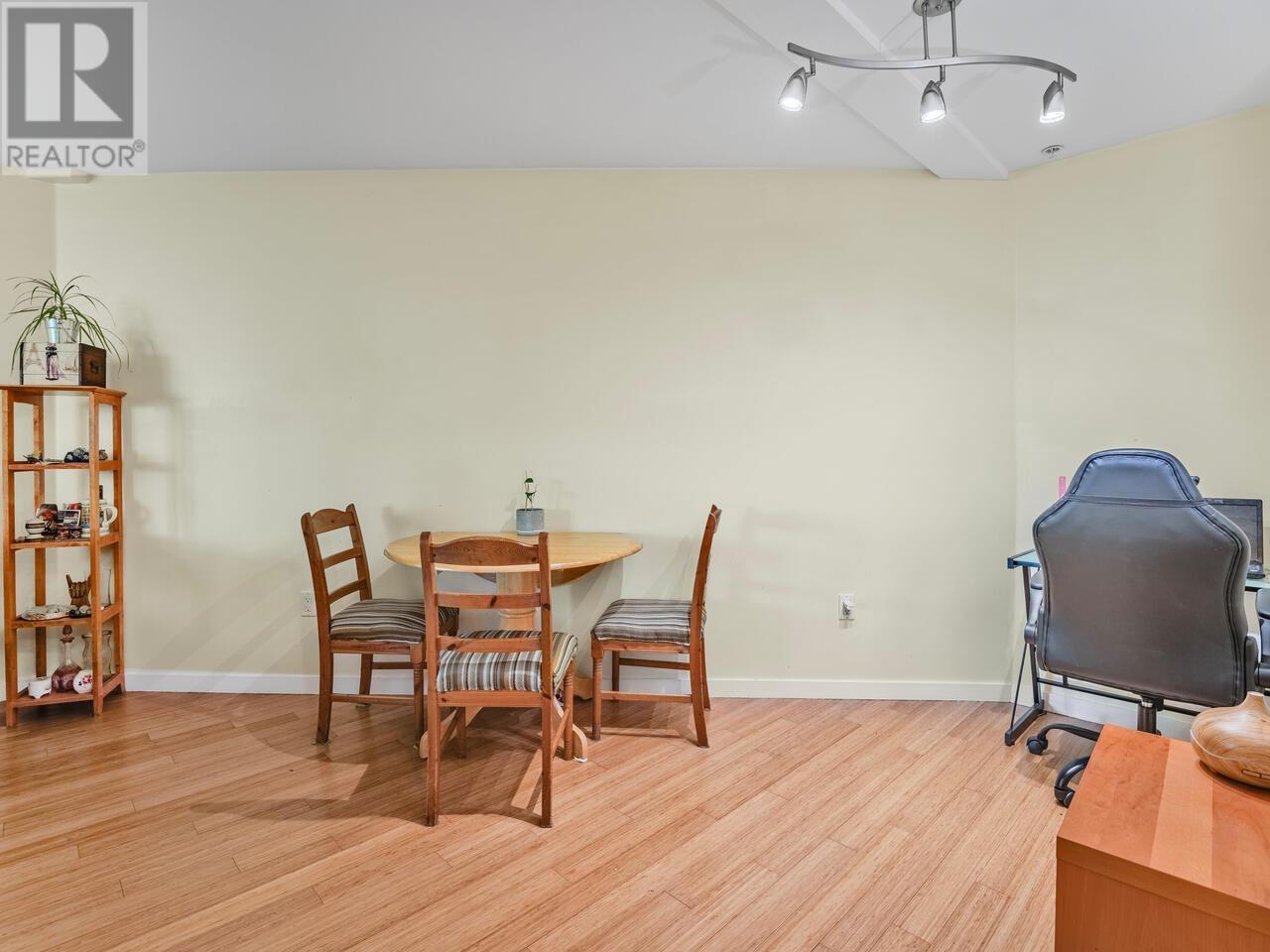 Photo 9 of 107 3575 Euclid Avenue, Vancouver BC