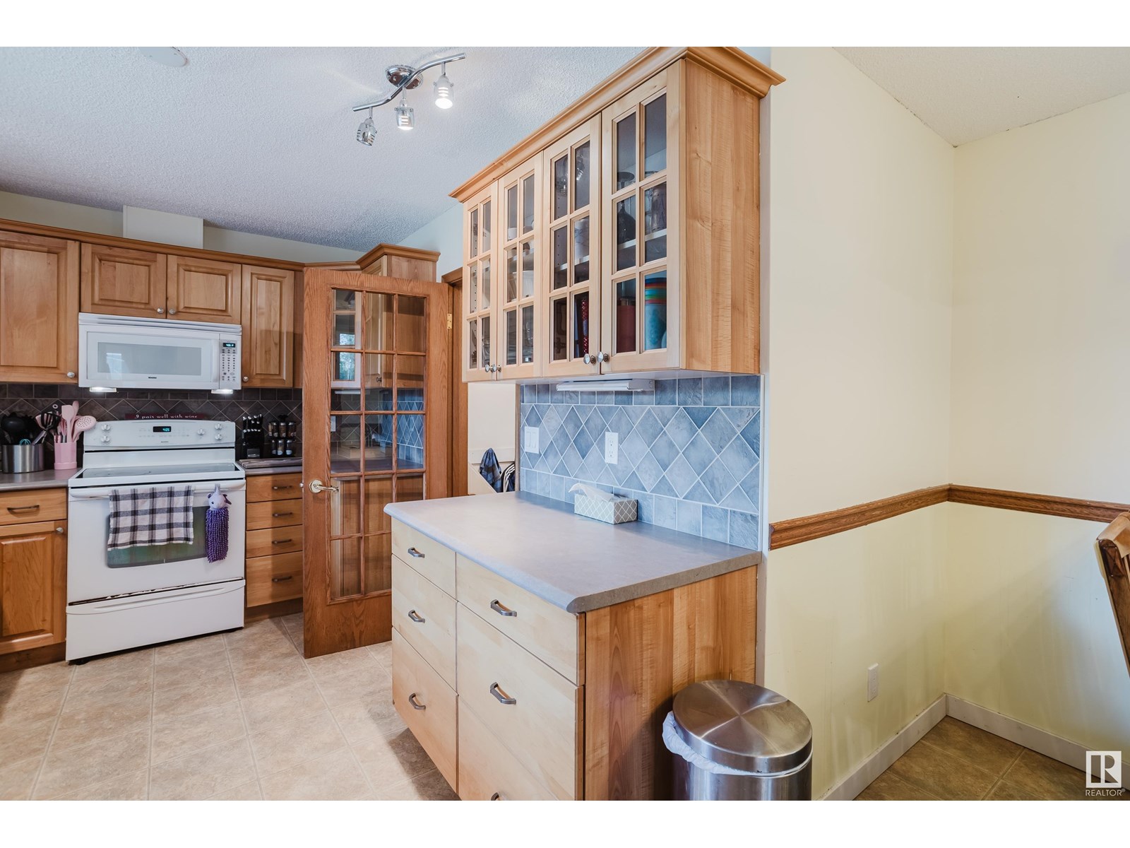 Photo 17 of 379 22559 Wye Rd, Rural Strathcona County AB