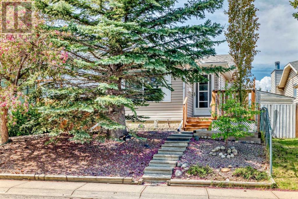 Single Family House 4 Level for Sale in  Martinview Crescent NE Martindale Calgary 