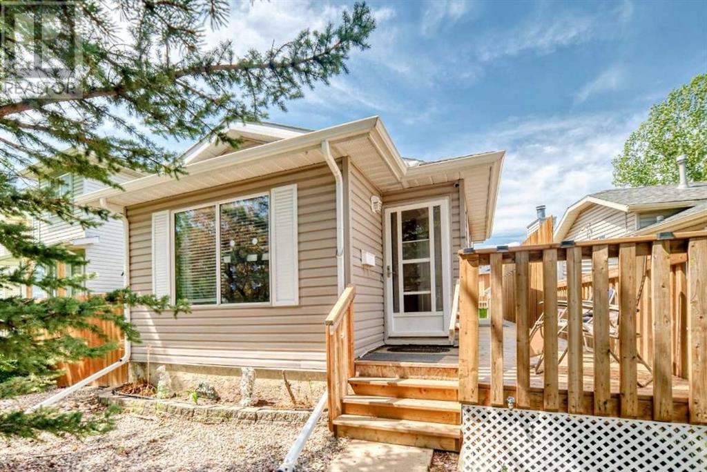 Single Family House 4 Level for Sale in  Martinview Crescent NE Martindale Calgary 