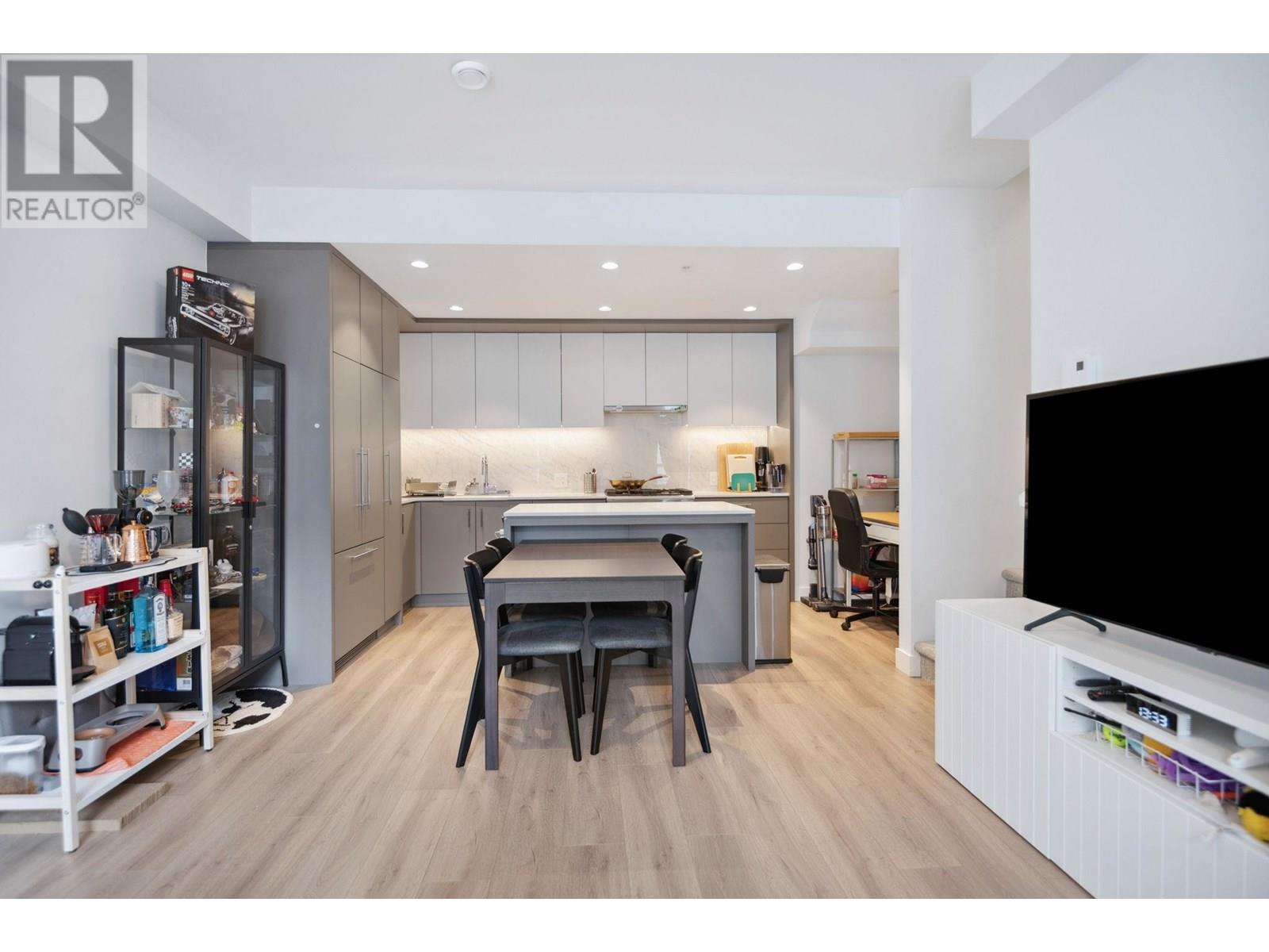 206 6085 IRMIN STREET, Burnaby