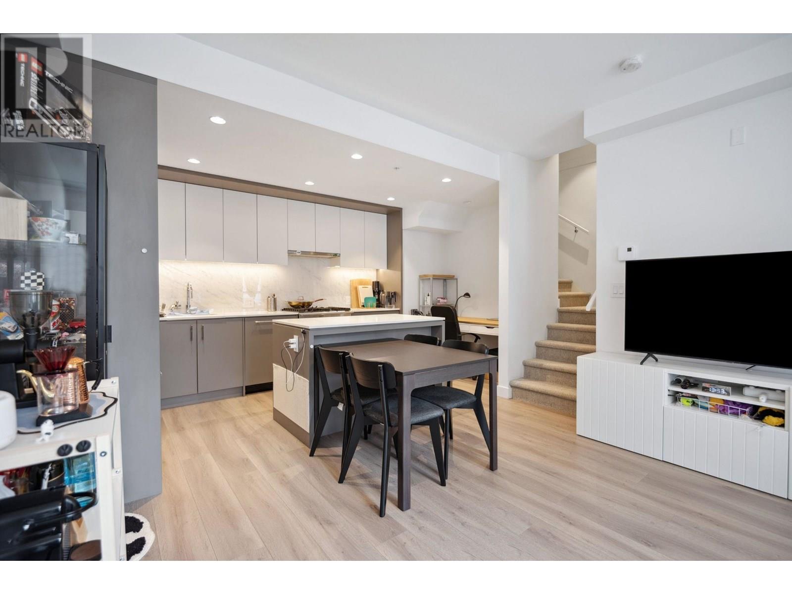 206 6085 IRMIN STREET, Burnaby