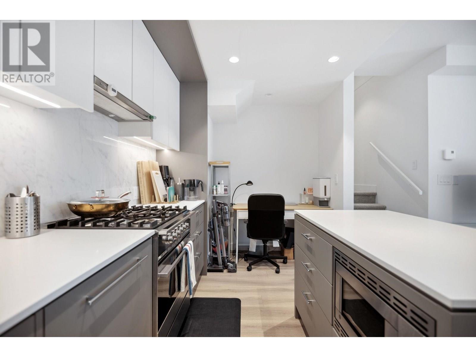 206 6085 IRMIN STREET, Burnaby