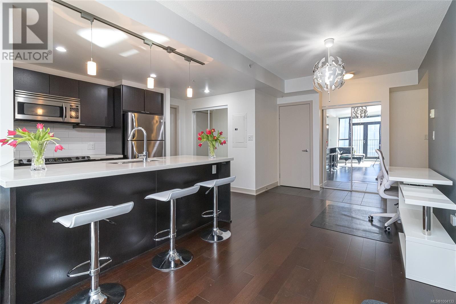 Photo 7 of 204 760 Johnson St, Victoria BC