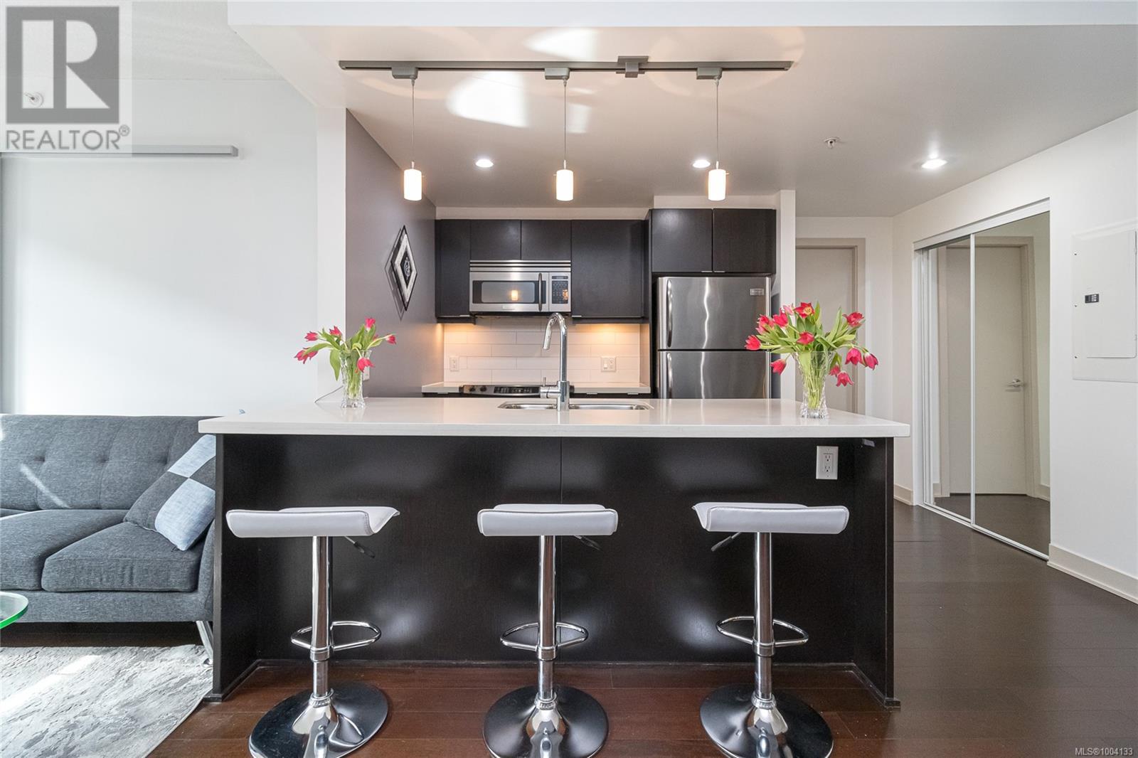 Photo 8 of 204 760 Johnson St, Victoria BC
