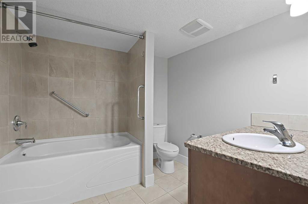 Single Family House for Sale in   Rocky Vista Gardens NW Rocky Ridge Calgary 