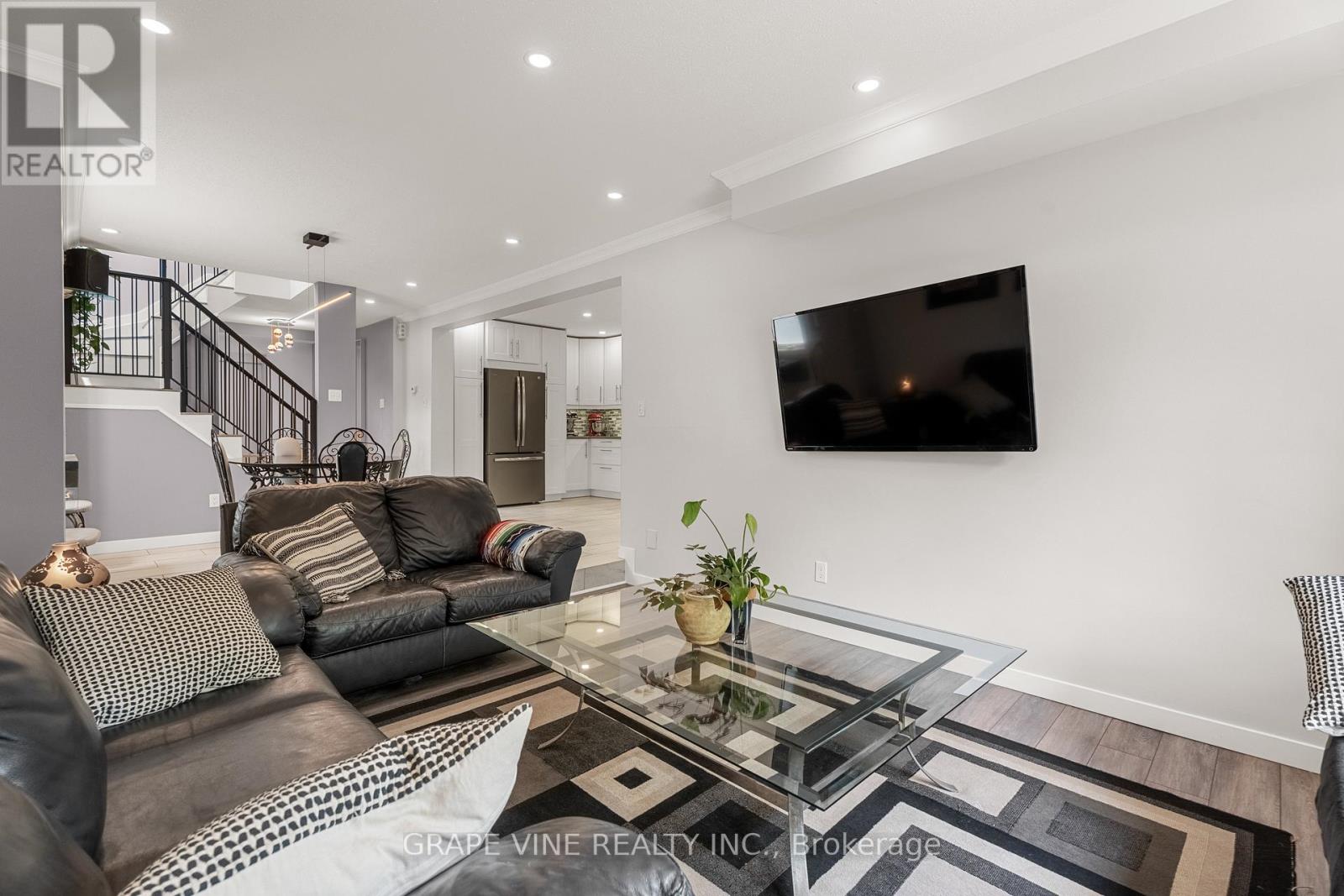 Photo 30 of 32 Acklam Terrace, Ottawa ON