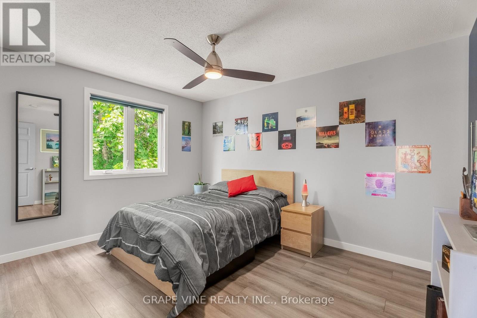 Photo 33 of 32 Acklam Terrace, Ottawa ON