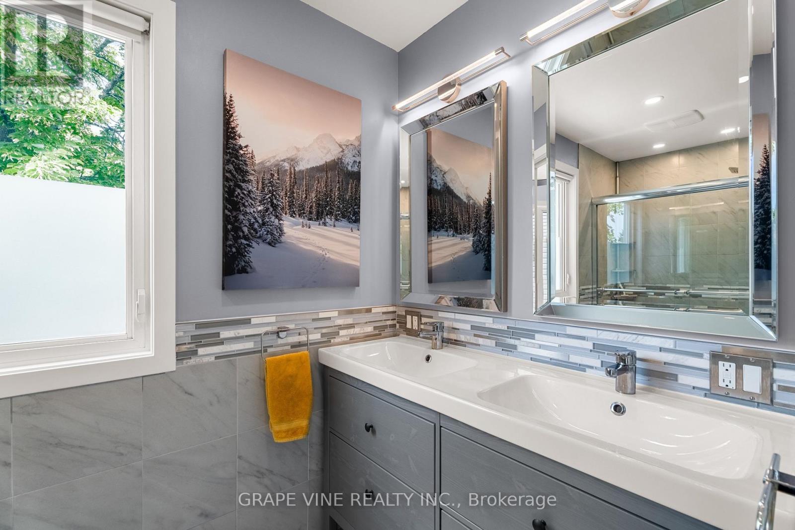 Photo 13 of 32 Acklam Terrace, Ottawa ON