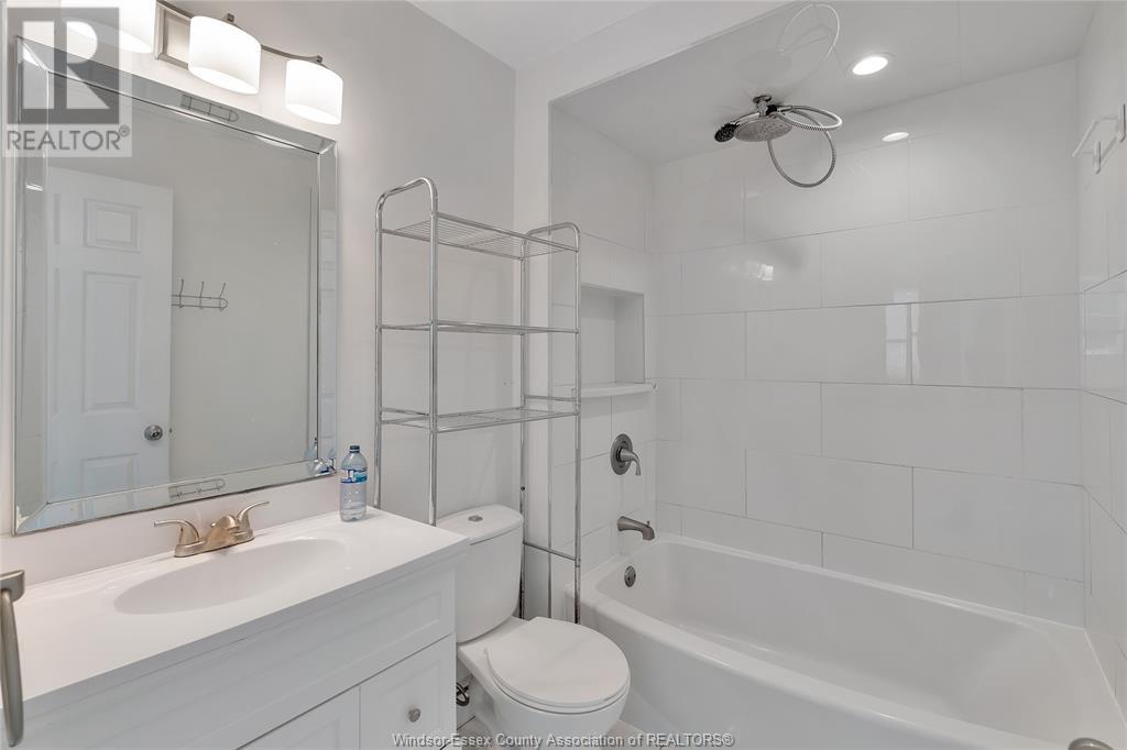 Photo 9 of 1544 Mark Avenue, Windsor ON