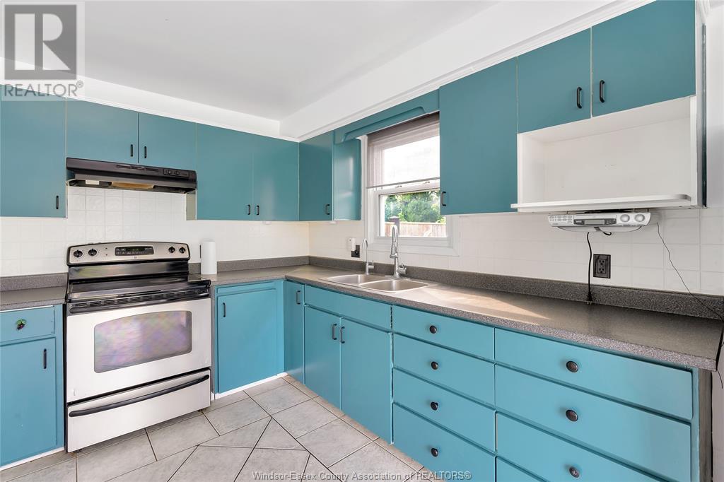Photo 11 of 1544 Mark Avenue, Windsor ON
