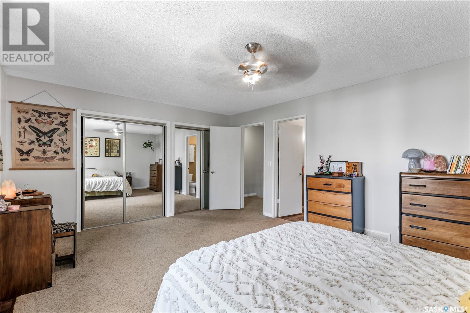Single Family House 2 Level for Sale in  Plainsview DRIVE Regina 
