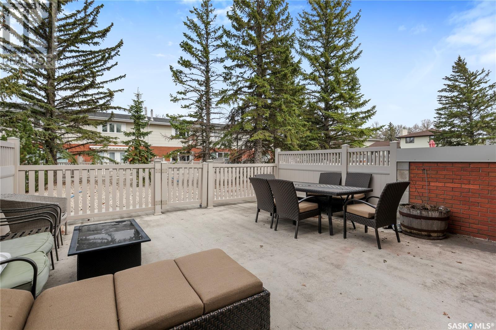 Single Family House 2 Level for Sale in  Plainsview DRIVE Regina 