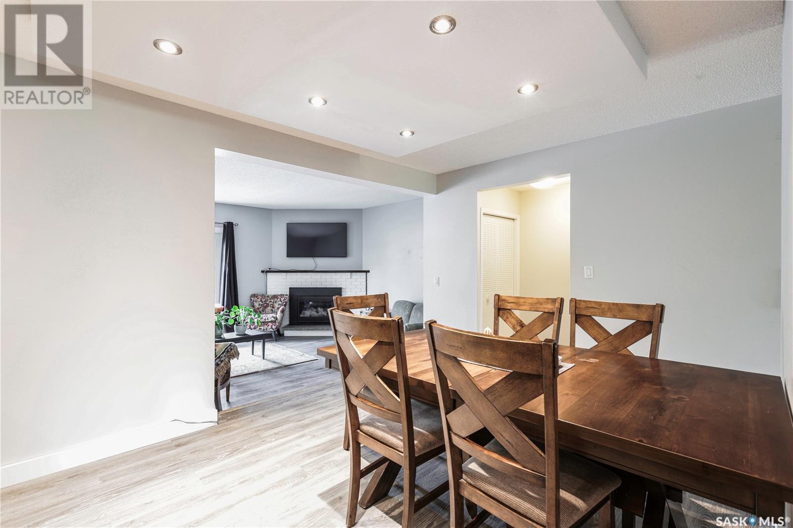Single Family House 2 Level for Sale in  Plainsview DRIVE Regina 