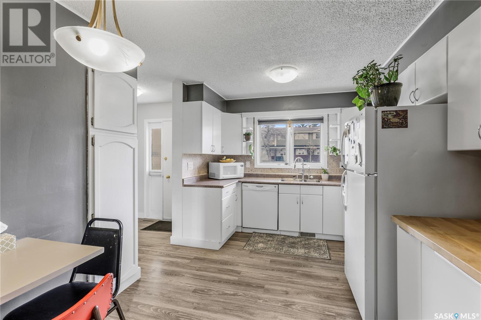 Single Family House 2 Level for Sale in  Plainsview DRIVE Regina 