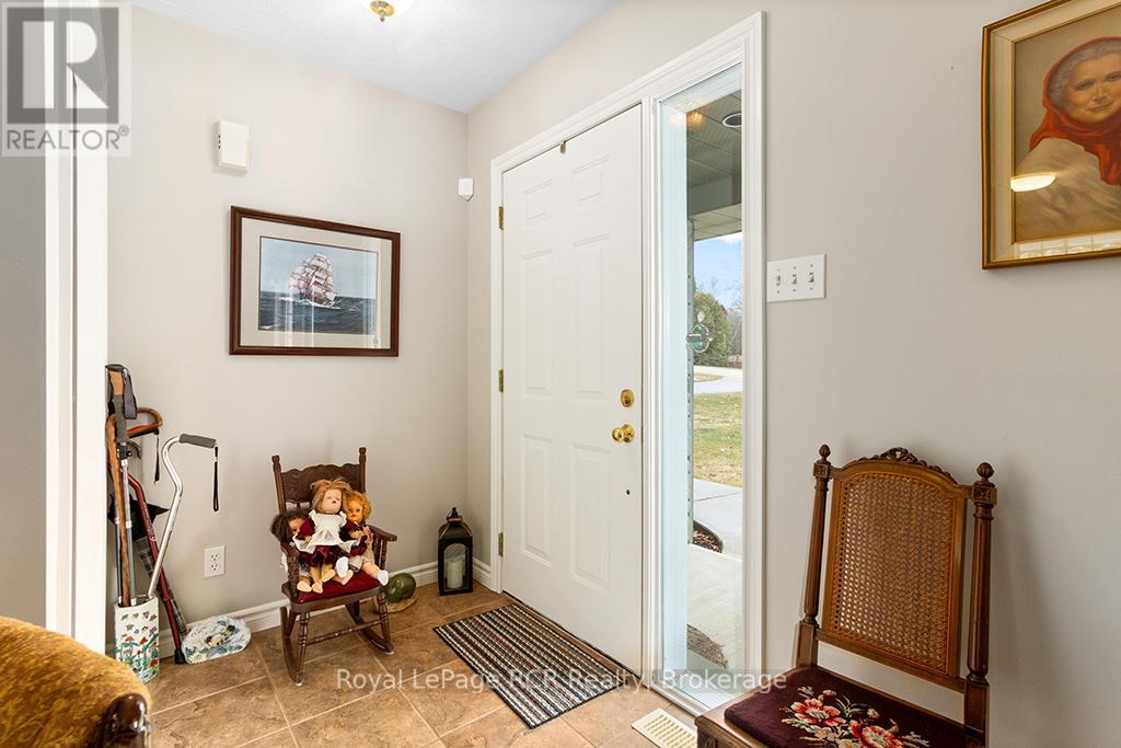 Photo 9 of 107 Maple Ridge Crescent, Georgian Bluffs ON