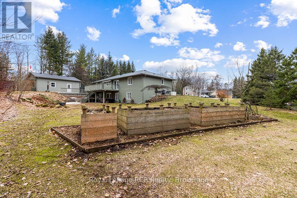 Photo 5 of 107 Maple Ridge Crescent, Georgian Bluffs ON