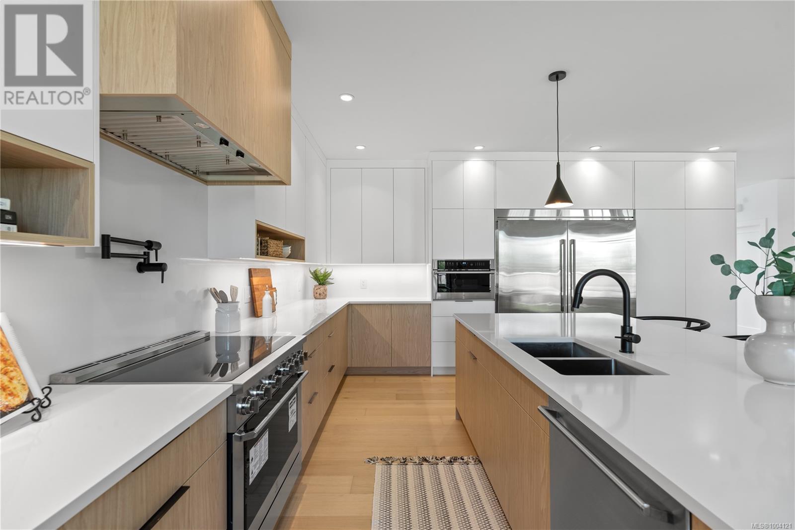 Photo 16 of 2480 Plumer St, Oak Bay BC