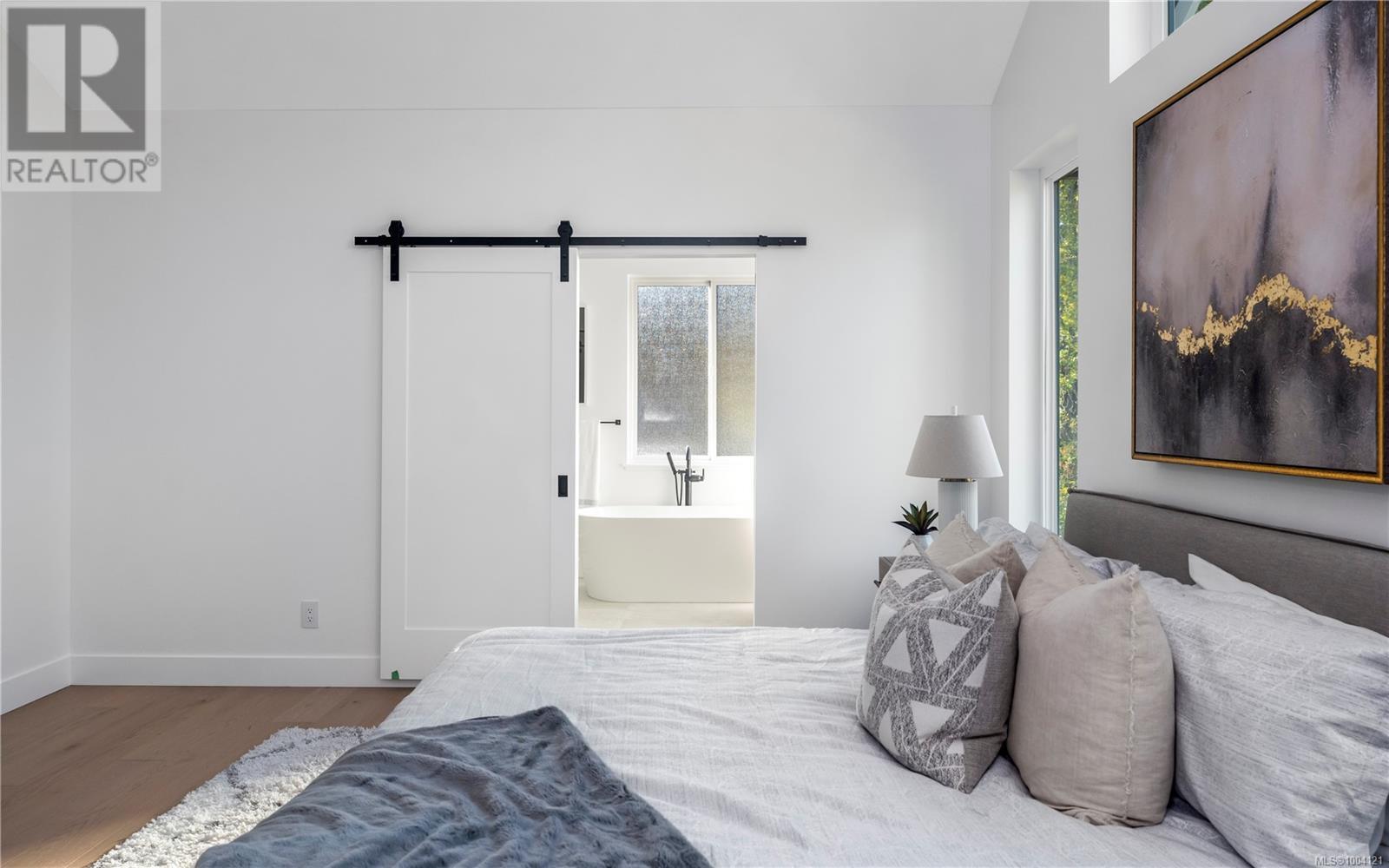 Photo 29 of 2480 Plumer St, Oak Bay BC