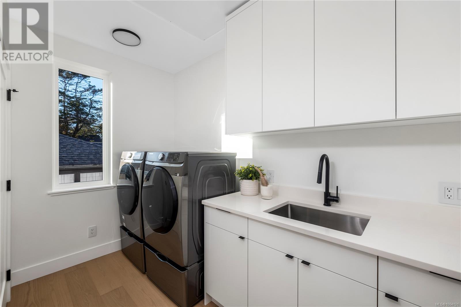 Photo 36 of 2480 Plumer St, Oak Bay BC