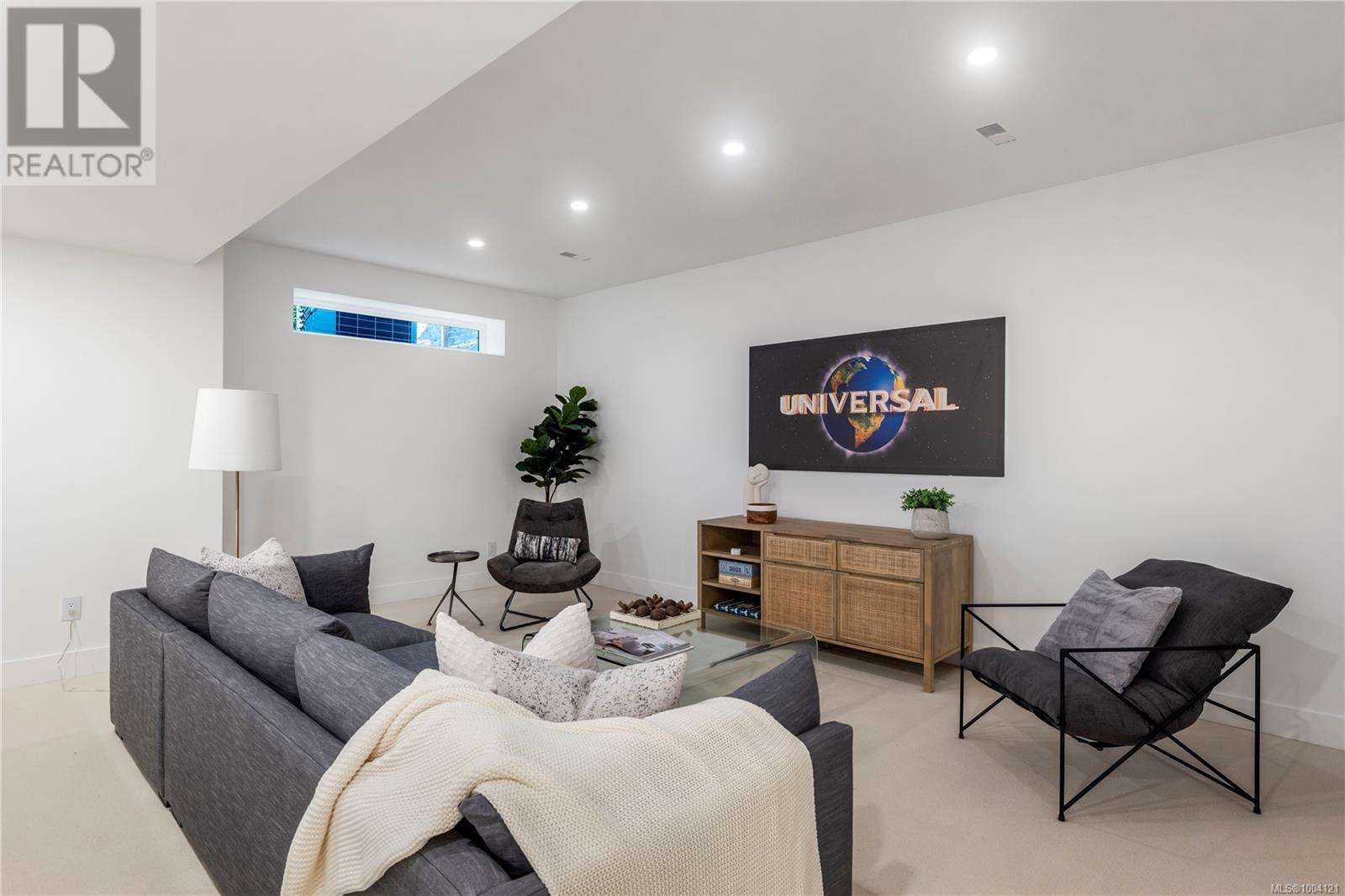 Photo 41 of 2480 Plumer St, Oak Bay BC