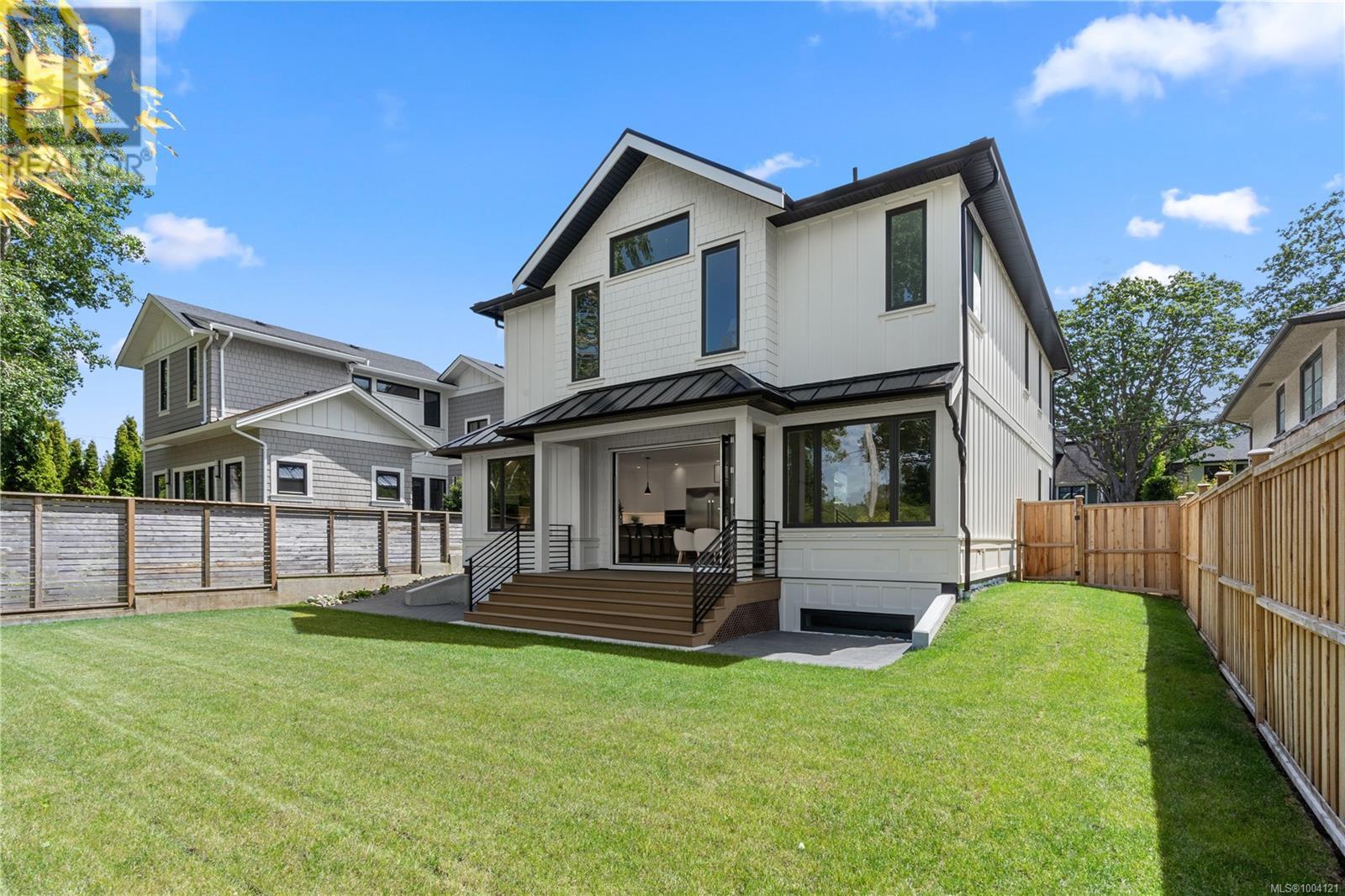 Photo 47 of 2480 Plumer St, Oak Bay BC