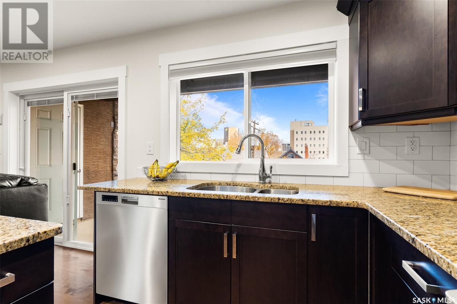 Photo 10 of 303 1863 Rae Street, Regina SK