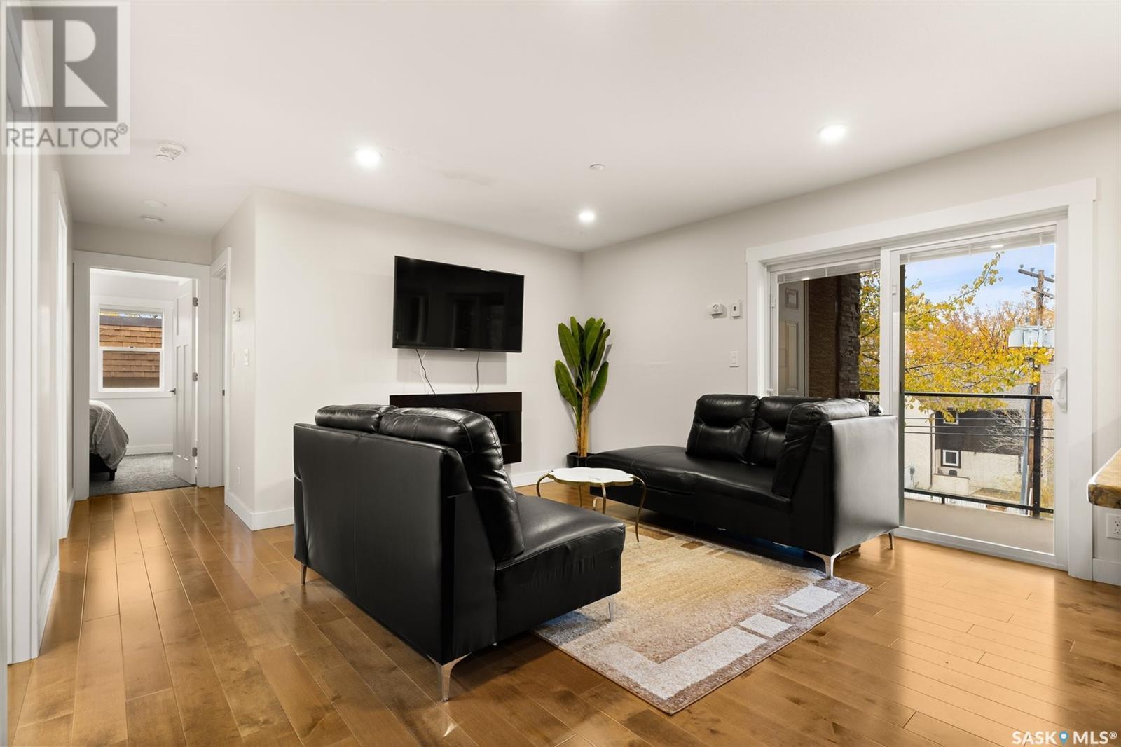 Photo 4 of 303 1863 Rae Street, Regina SK